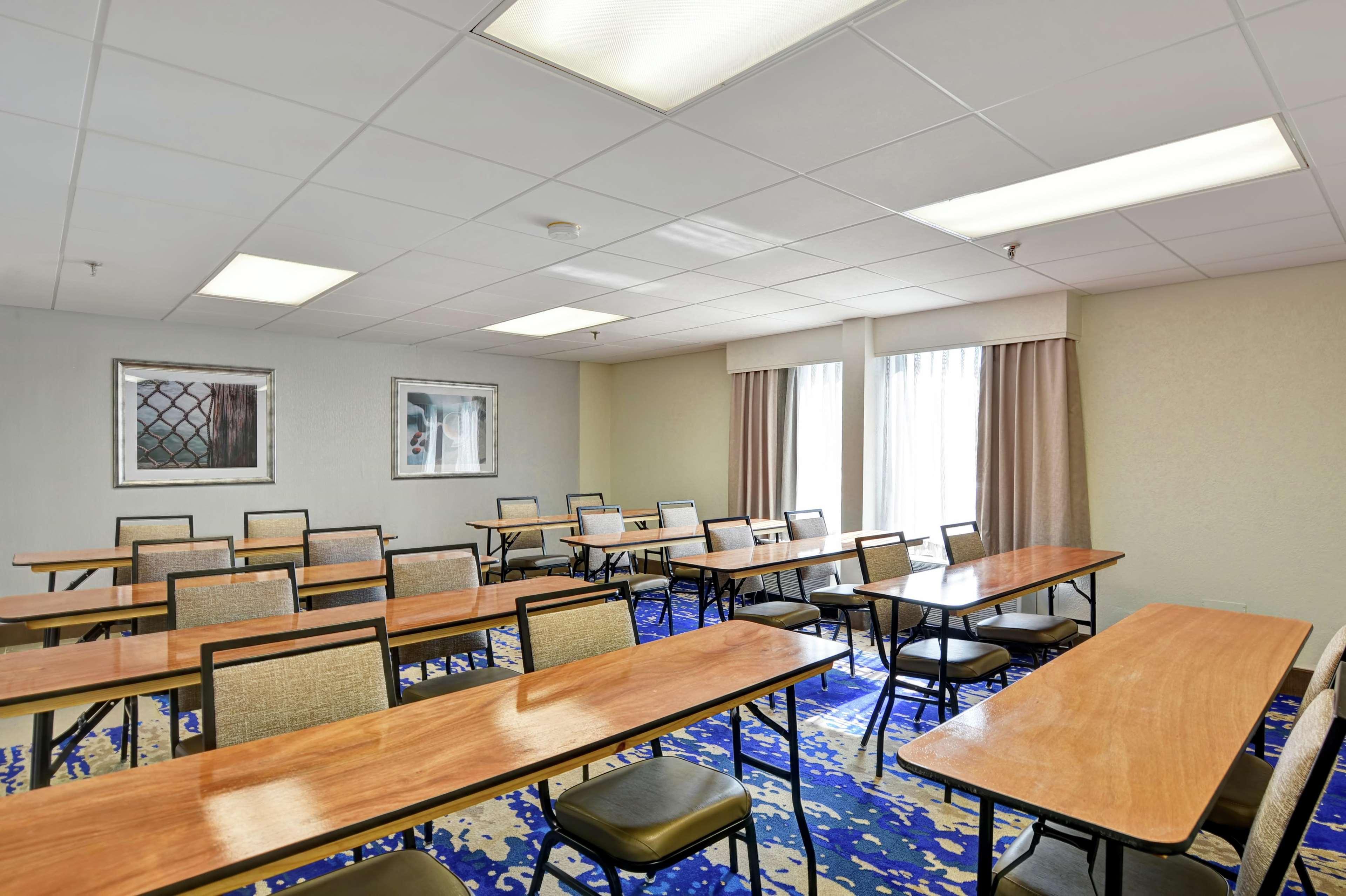 Hampton Inn By Hilton Milford Bagian luar foto