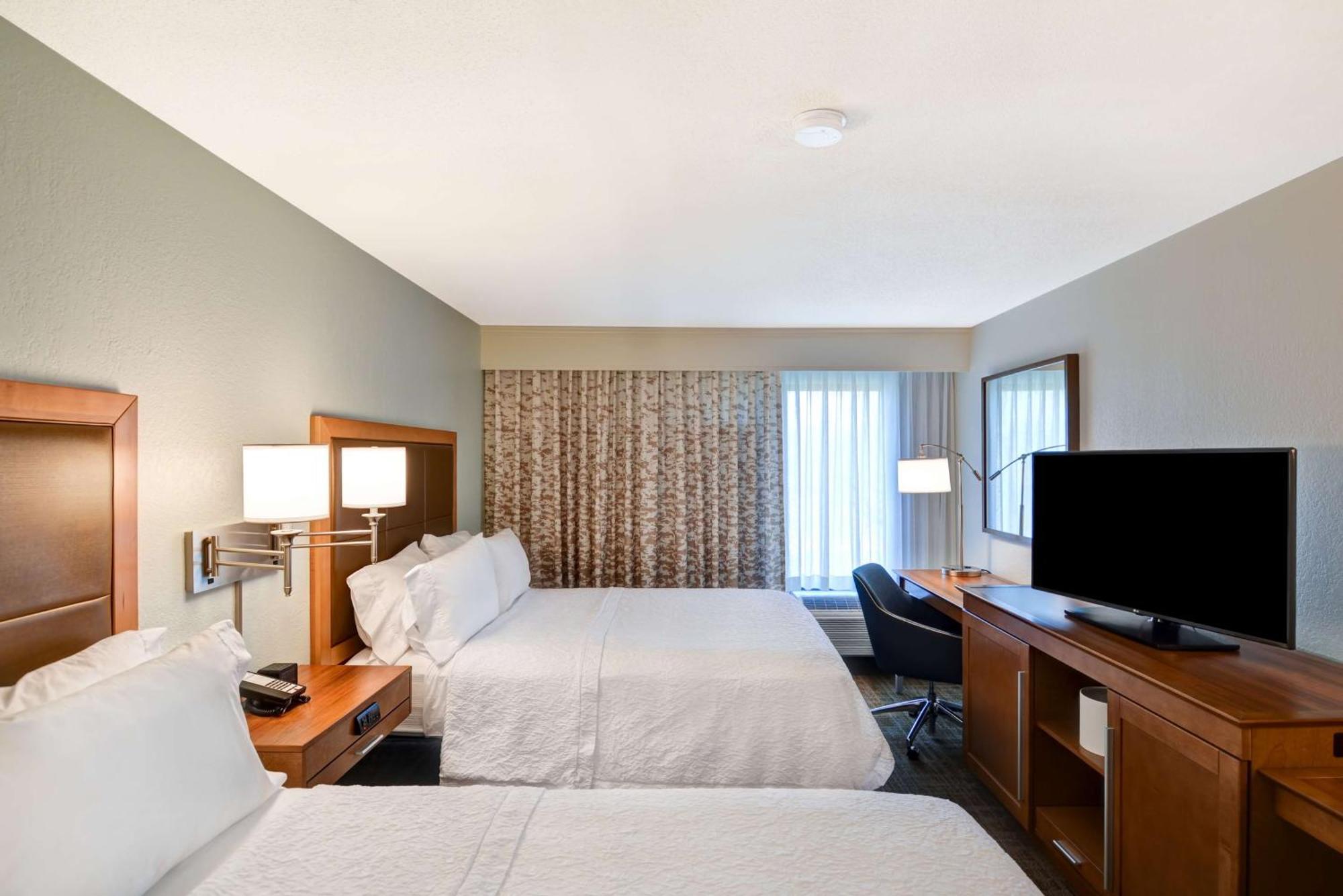 Hampton Inn By Hilton Milford Bagian luar foto