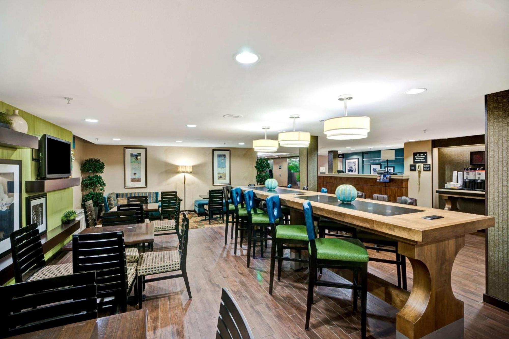 Hampton Inn By Hilton Milford Bagian luar foto