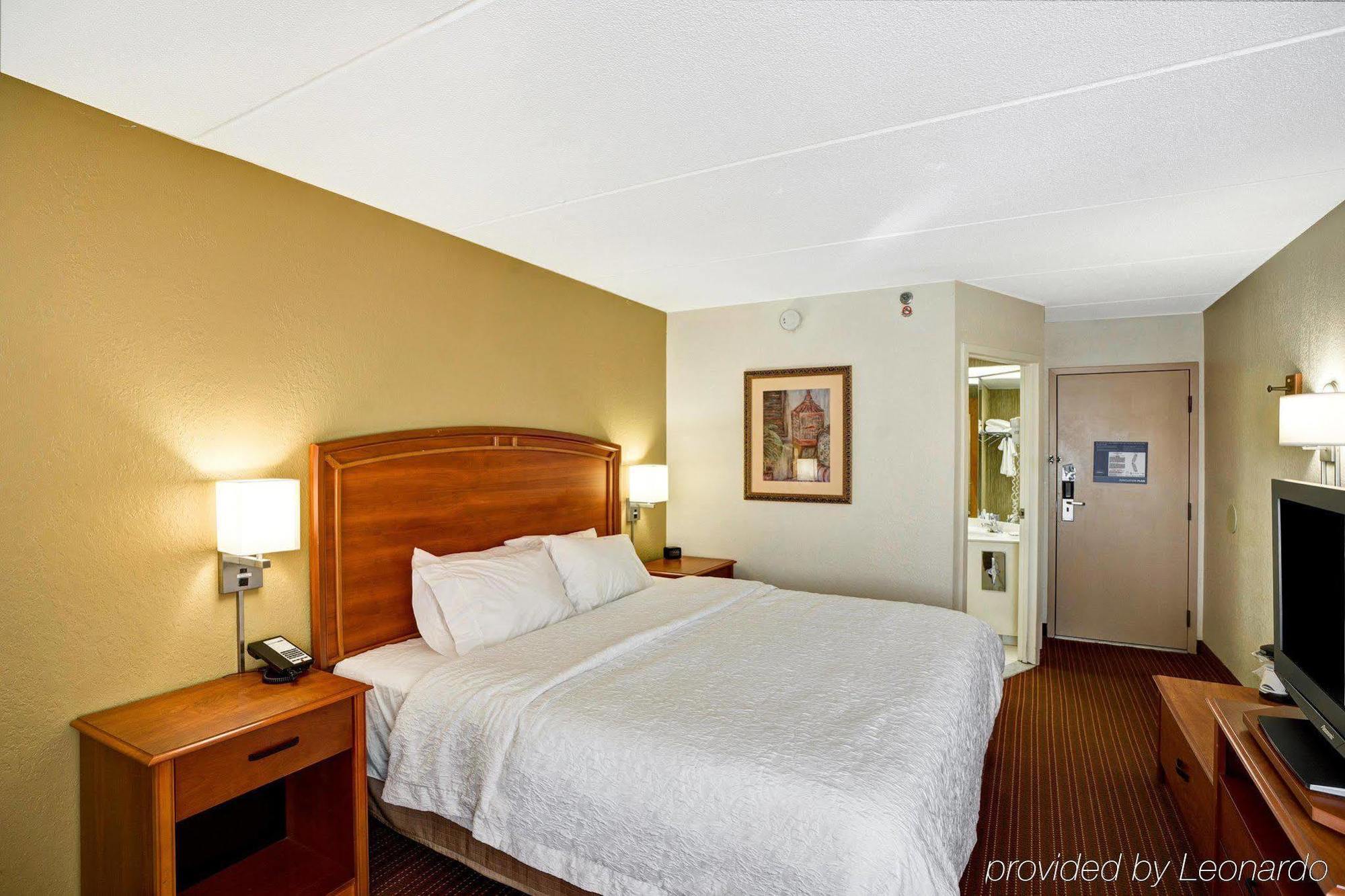 Hampton Inn By Hilton Milford Bagian luar foto