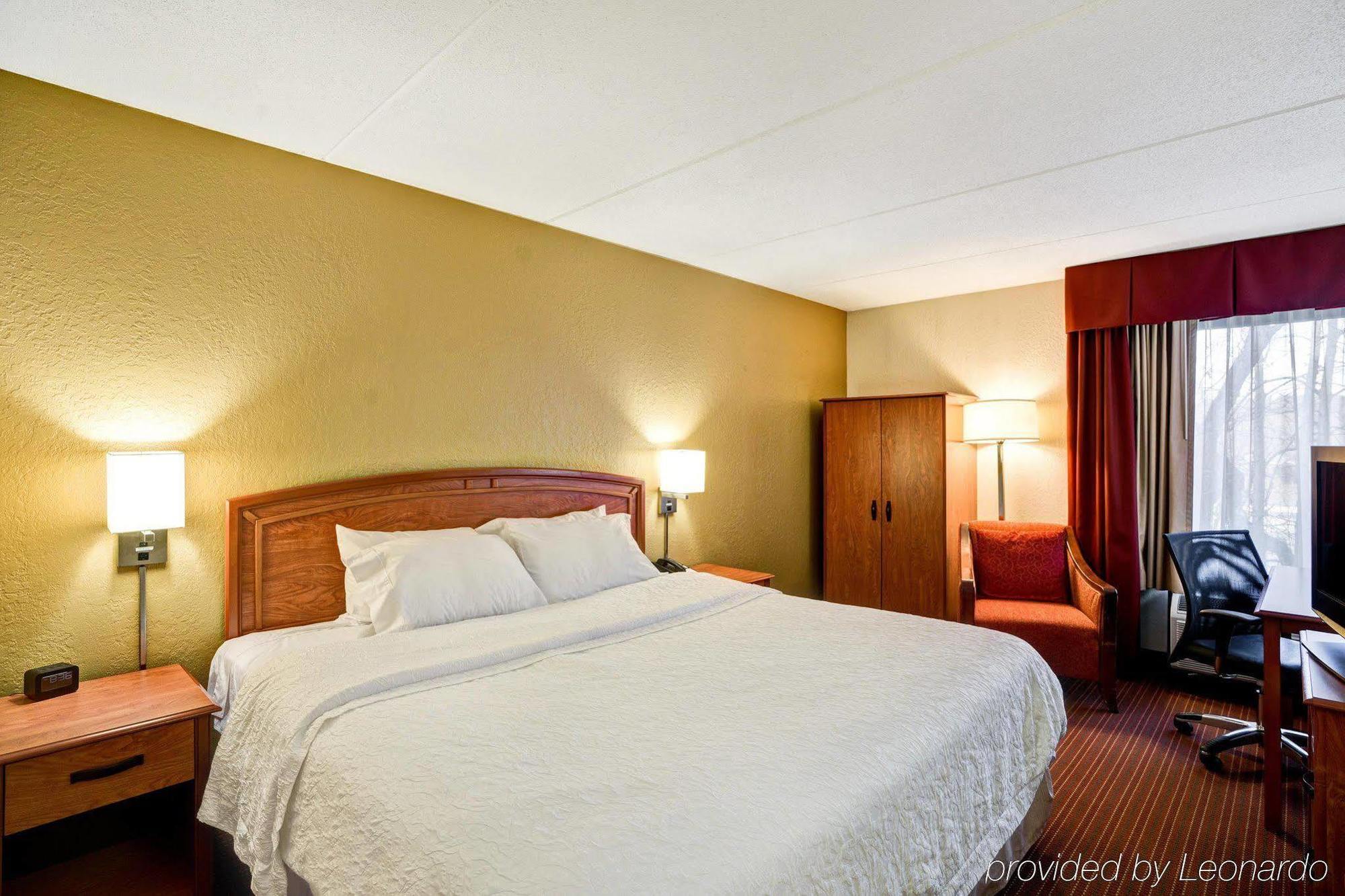 Hampton Inn By Hilton Milford Bagian luar foto